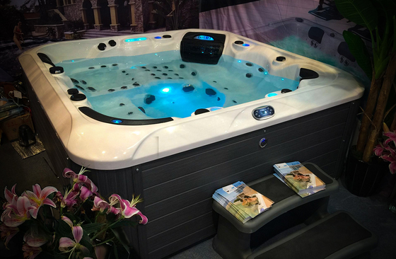 Подгонянное 5 человек джакузи на открытом воздухе ванны водоворота Freestanding с 33 двигателями